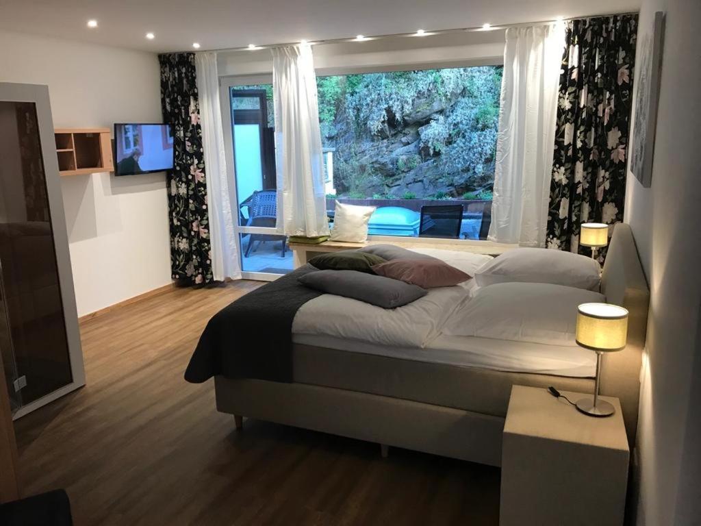 Ferienapartment: An Der Kunstakademie Heimbach Bagian luar foto